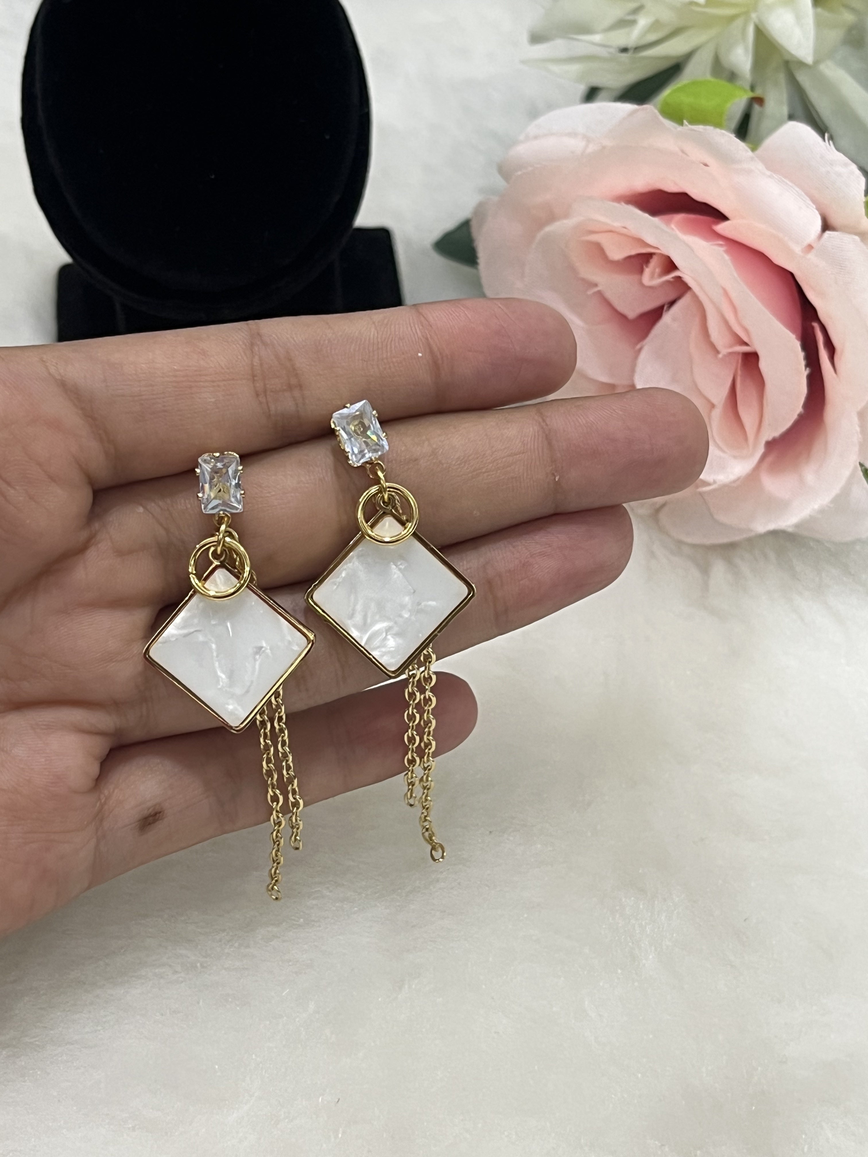 Raiging Square Earring
