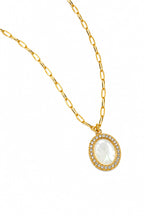 Pearl Oval Pendant Necklace