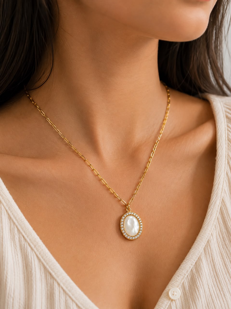 Pearl Oval Pendant Necklace